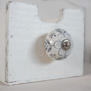 Shabby Chic szrke alapon nagy virgos kermia btorfoganty